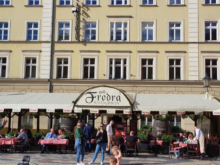 Rynek Pod Fredra Apartament *