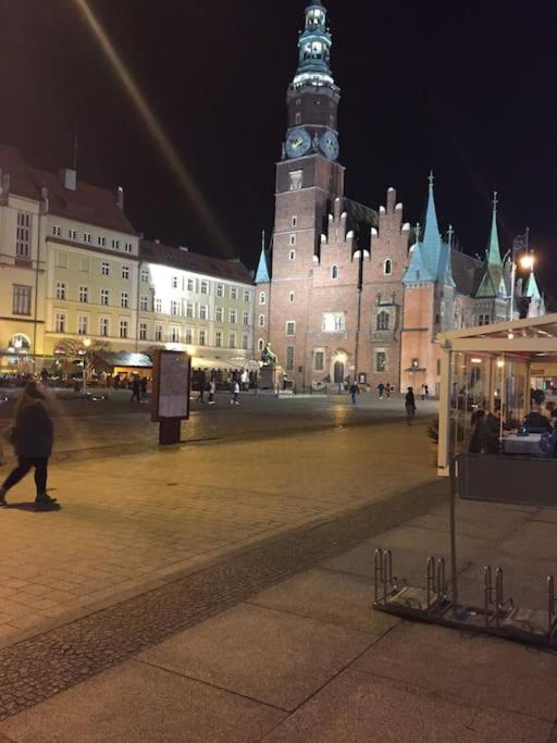 Rynek Pod Fredra Apartment *